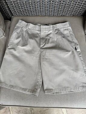 Parker, Pleated Front Shorts Light Khaki, Adjustable Waist 34H